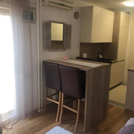 Ura Apartman