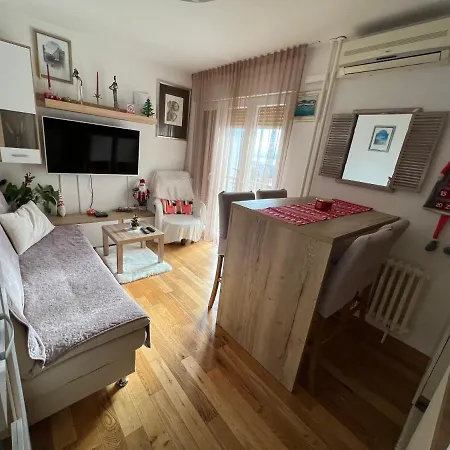 Ura Apartman *